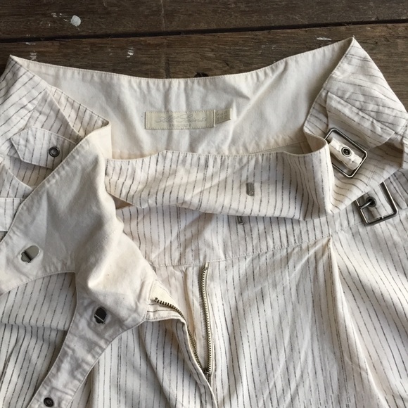 All Saints pinstripe cotton shorts. US size 6 - Picture 7 of 7